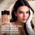 L’Oréal Paris Infaillible 32HR Fresh Wear Foundation - 220 - Langhoudende Foundation met SPF 25 en Vitamine C - 30ML