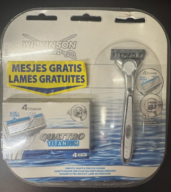 Wilkinson Quattro Titanium – Scheerset met 1 Handvat en 4 Mesjes